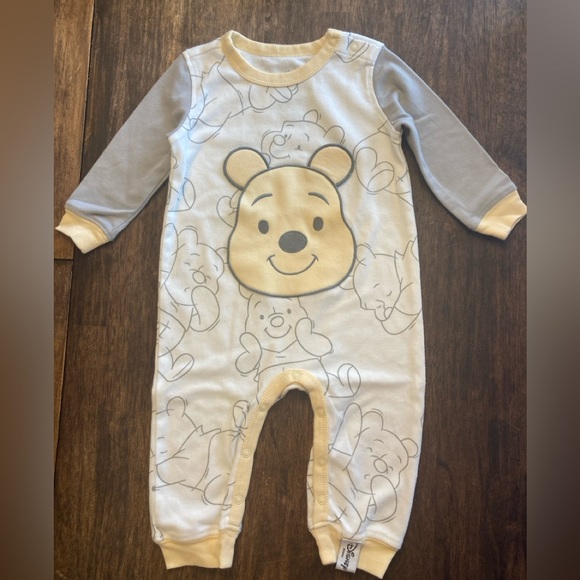 Hallmark Winnie the Pooh Jumper - Picture 1 of 4